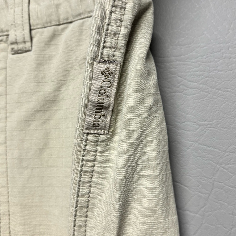 ✨Columbia Khaki Rip Hiking Shorts Women’s Size 12 - Picture 5 of 10